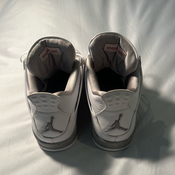 Air Jordan 4 Retro White Oreo (2021) - Picture 2 of 12